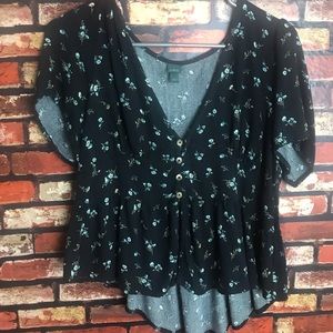 5 FOR $20 // xxl Wild Fable floral crop top